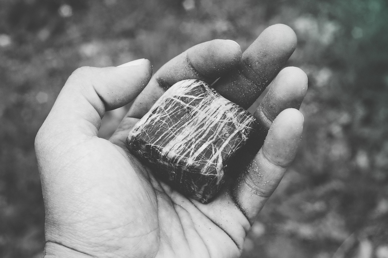 普通钻戒指价格解析，了解普通钻戒指的定价与成本