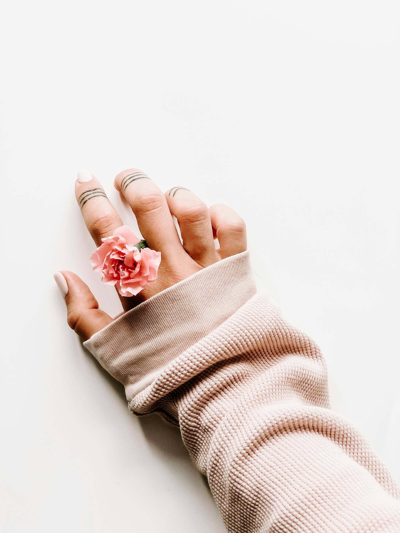 女性单身戒指佩戴手指指南，时尚解读与手指选择建议